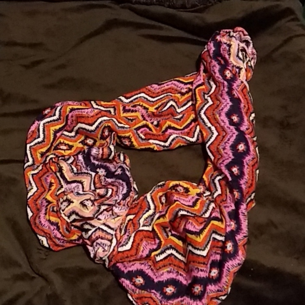 Pre-owned Beautiful Infinity Scarf